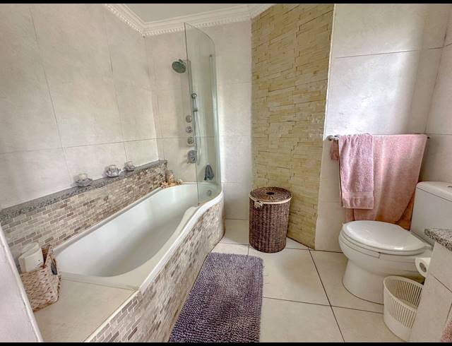 3 BEDROOM HOUSE FOR SALE IN VELD EN VLEI